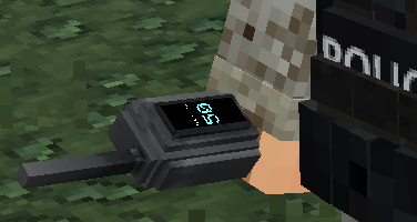 Une radio portative tenue en main